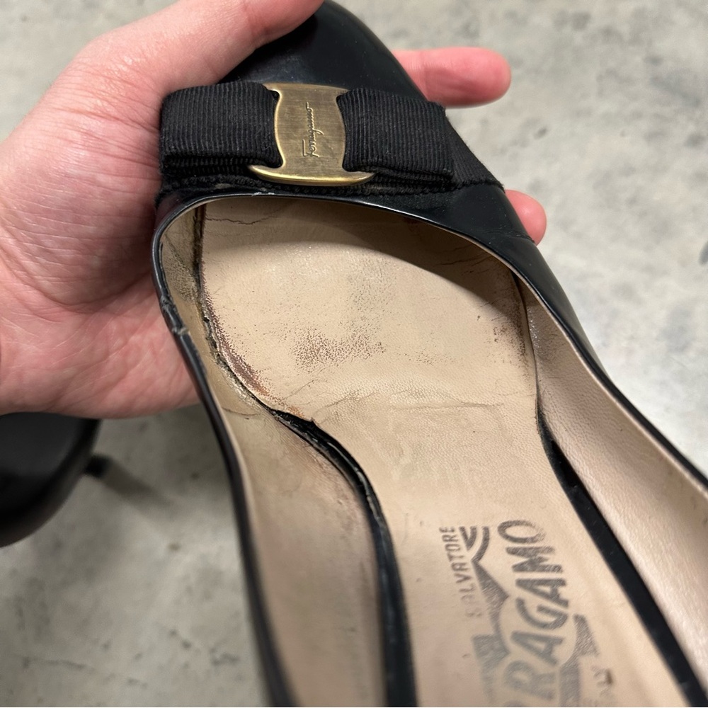 Salvatore Ferragamo Vara Bow Pump Black 11B - Picture 9 of 13